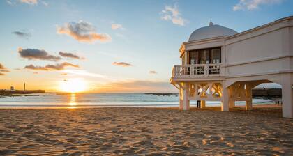 Charming and bright apartment just 100m from the beach