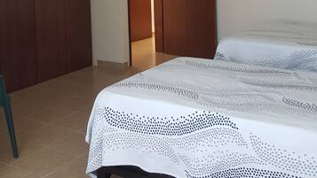 3 bedrooms, iron/ironing board, free WiFi, bed sheets