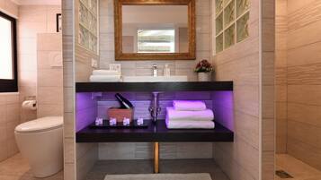 Doccia, asciugacapelli, asciugamani