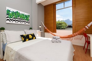 Huoneisto, useita sänkyjä, tupakointi kielletty | Työpöytä, silitysrauta/-lauta, ilmainen Wi-Fi, vuodevaatteet