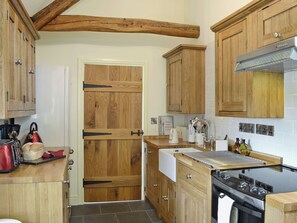 Dishwasher, highchair - Awel y Mynydd - Mountain Breeze (Pontrhydfendigaid, near Tregaron)