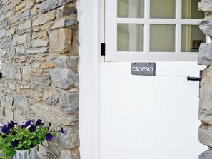 Exterior detail - Awel y Mynydd - Mountain Breeze (Pontrhydfendigaid, near Tregaron)