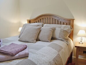 2 bedrooms, free WiFi, bed sheets - Awel y Mynydd - Mountain Breeze (Pontrhydfendigaid, near Tregaron)