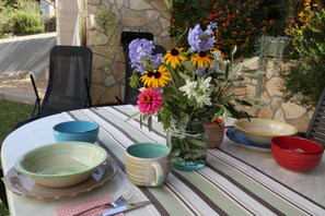 تناول الطعام بالخارج