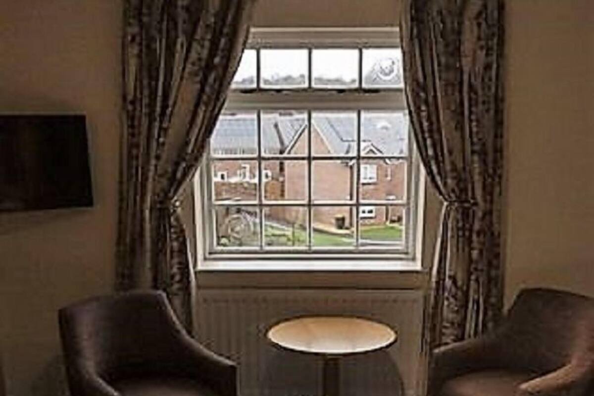 Classic Double Room, 1 King Bed, Non Smoking | WiFi (free), bed sheets