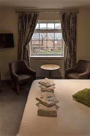 Classic Double Room, 1 King Bed, Non Smoking - The Isca Arms (Newport)