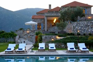 Piscine extérieure, piscine chauffée