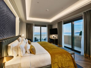 Junior suite, uitzicht op zee | Lakens van Egyptisch katoen, luxe beddengoed, een gratis minibar