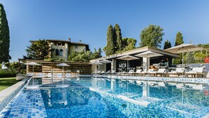 Outdoor pool, open 8:00 AM to 8:00 PM, pool umbrellas, pool loungers - Ikador Luxury Boutique Hotel & Spa (Opatija)