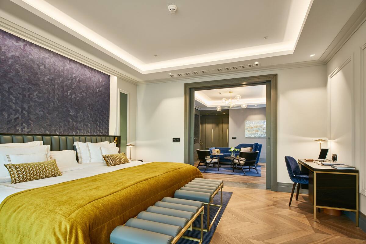 Deluxe Suite, Sea View | Egyptian cotton sheets, premium bedding, free minibar, in-room safe
