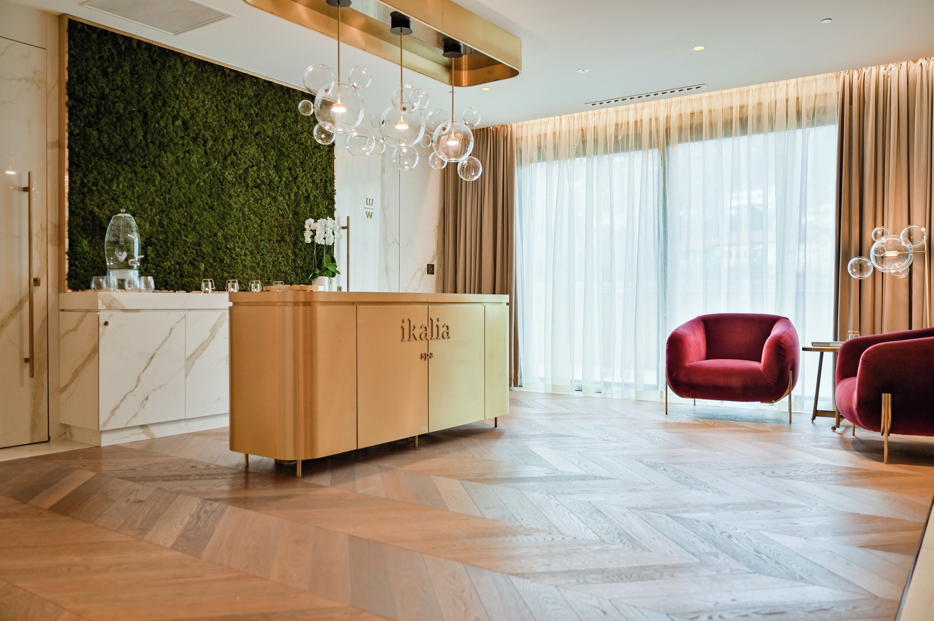 couples treatment room(s), sauna, hot tub, steam room, body treatments