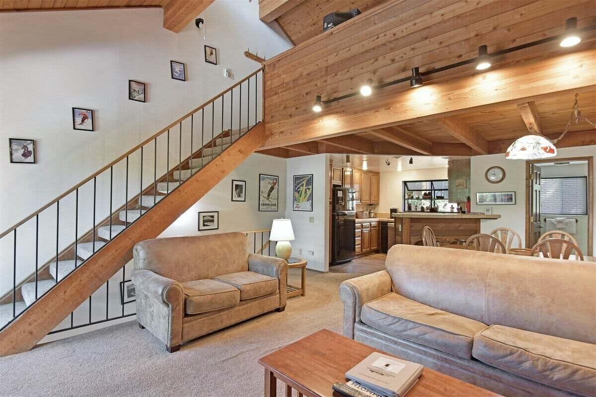 تلفزيون، مدفأة، ستيريو