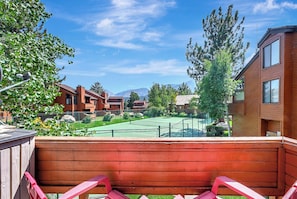 Property grounds - Snowflower 37:  Near Mammoth Creek & The Snowcreek (Mammoth Lakes)