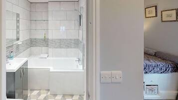 Phòng đôi Superior, có phòng tắm riêng, quang cảnh biển (Admiral Suite) | Phòng tắm