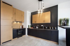 Kühlschrank, Ofen, Herdplatte, Geschirrspüler