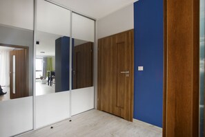 Business-Apartment | Bügeleisen/Bügelbrett, kostenloses WLAN, Bettwäsche