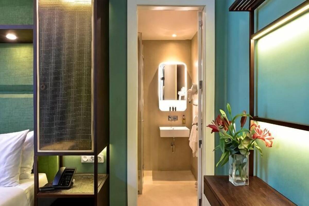 Minibar, in-room safe, desk, soundproofing