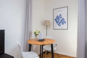 Apartment | Dining