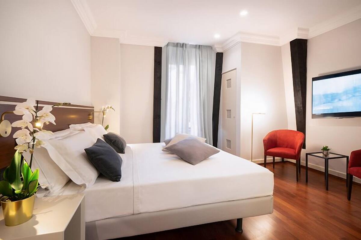 Minibar, caja fuerte, cortinas opacas y wifi gratis
