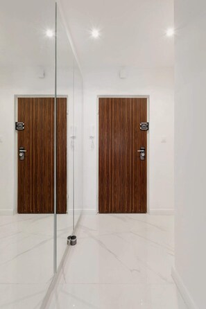 Comfort Apartment, City View | Interior