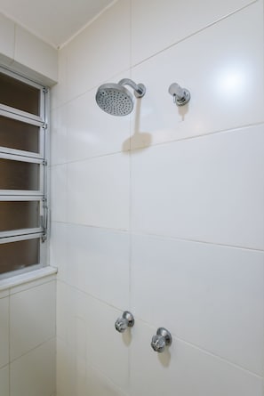 Apartment, Non Smoking | Bathroom shower