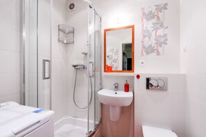 Economy Apartment | Bathroom