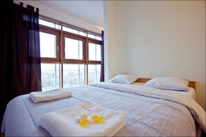 Design Apartment | Iron/ironing board, free WiFi, bed sheets - P&O Apartments Slominskiego 7 (Warsaw)