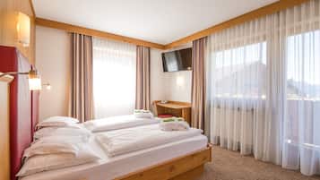 Superior-Doppelzimmer, Balkon, Bergblick | Ausblick vom Zimmer