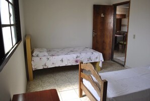 Twin Room, Non Smoking | Free WiFi, bed sheets - Spot Hostel (Uberlandia)