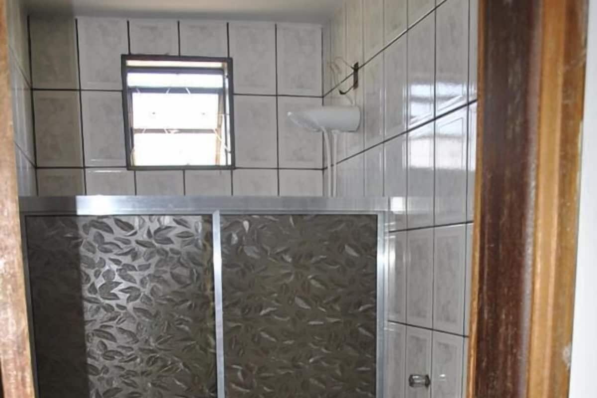 Shower, towels