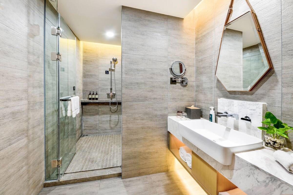 Shower, hair dryer, bathrobes