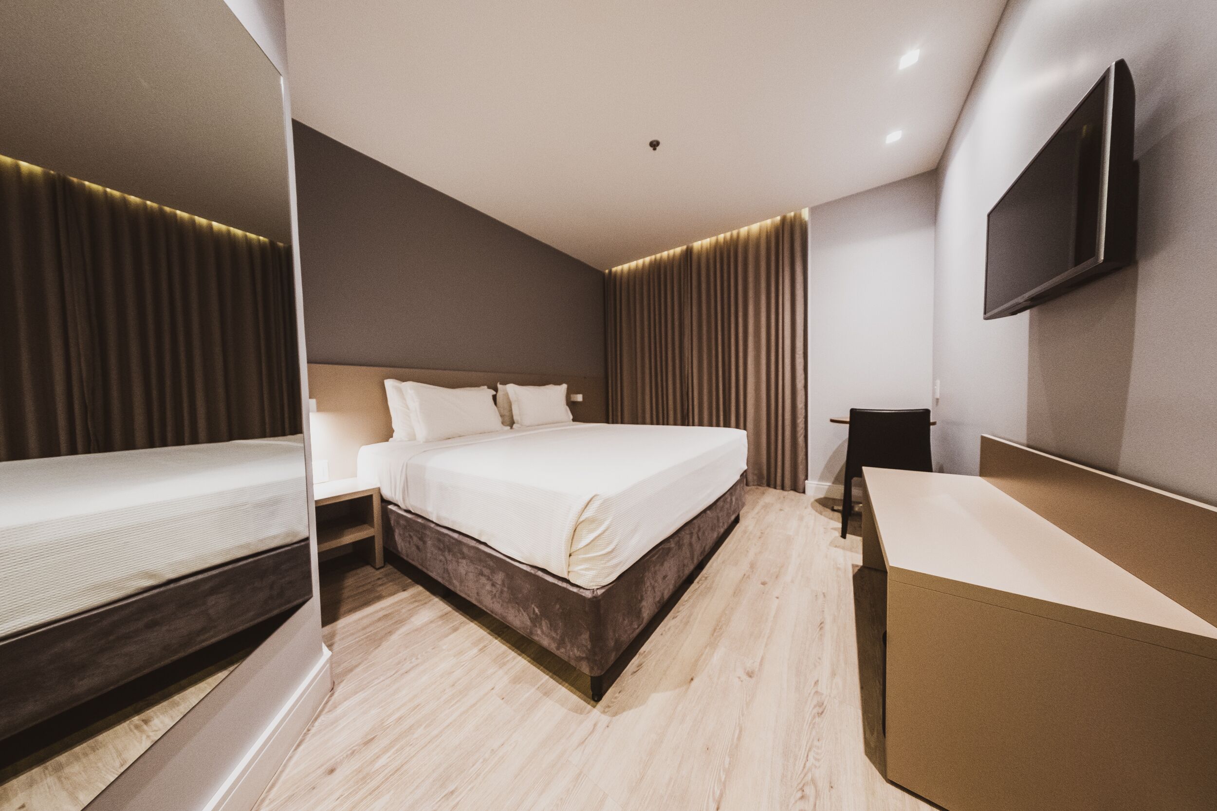 minibar, in-room safe, blackout curtains, soundproofing