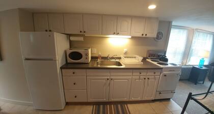 Studio - A short walk everywhere - Great Fall and Spring Rates