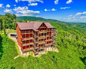 Exterior - Mansion In The Sky: Luxe Retreat with Breathtaking Views Over Downtown Gatlinburg! (Gatlinburg)