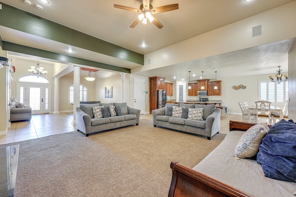 Hurricane Vacation Rental | 4BR | 2.5BA | 2,700 Sq Ft | Step-Free Access