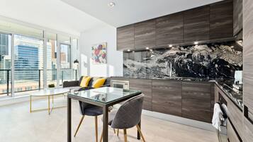 Exclusive Suite, 1 Bedroom, Non Smoking | In-room dining