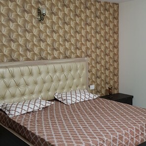 2 bedrooms - Fully furnished 2 BHK Apartment for Families and groups (Indrapuram)