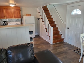 Interior - Cozy Cottage at Footbridge Beach - Great Fall and Spring Rates (Ogunquit)