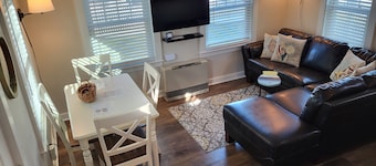 Cozy Cottage at Footbridge Beach - Great Fall and Spring Rates