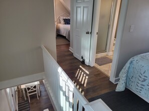 2 bedrooms, free WiFi, bed sheets - Cozy Cottage at Footbridge Beach - Great Fall and Spring Rates (Ogunquit)