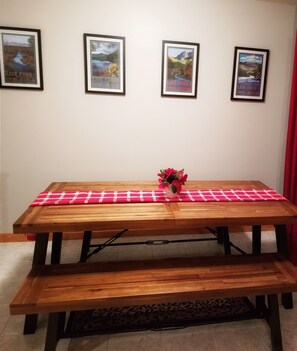 Dining - LOCATION, COMFORT & VIEWS IN THE WHITE MOUNTAINS! (Intervale)