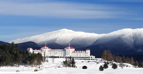 LOCATION, COMFORT & VIEWS IN THE WHITE MOUNTAINS!