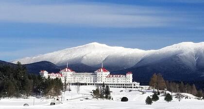 LOCATION, COMFORT & VIEWS IN THE WHITE MOUNTAINS!
