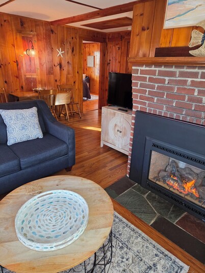 Cozy Cottage At Footbridge Beach - Great Fall and Spring Rates