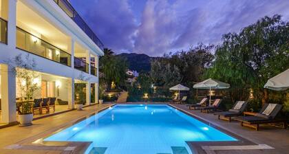 5 bedroom luxury villa with private pool and garden in oludeniz
