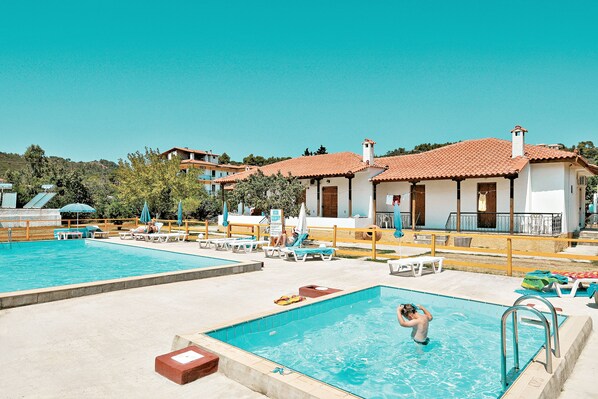 Seasonal outdoor pool