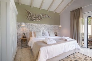 3 bedrooms, iron/ironing board, WiFi, bed sheets - Angouletta Villa - Three Bedroom Villa, Sleeps 6 (Longos)