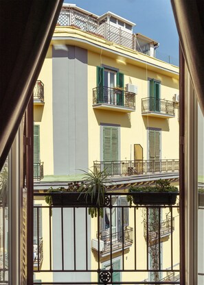 Standard Double or Twin Room | City view - B&B Carafa Suite (Naples)