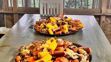 تناول الطعام بالخارج