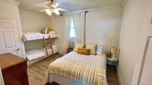 6 bedrooms, iron/ironing board, free WiFi, bed sheets